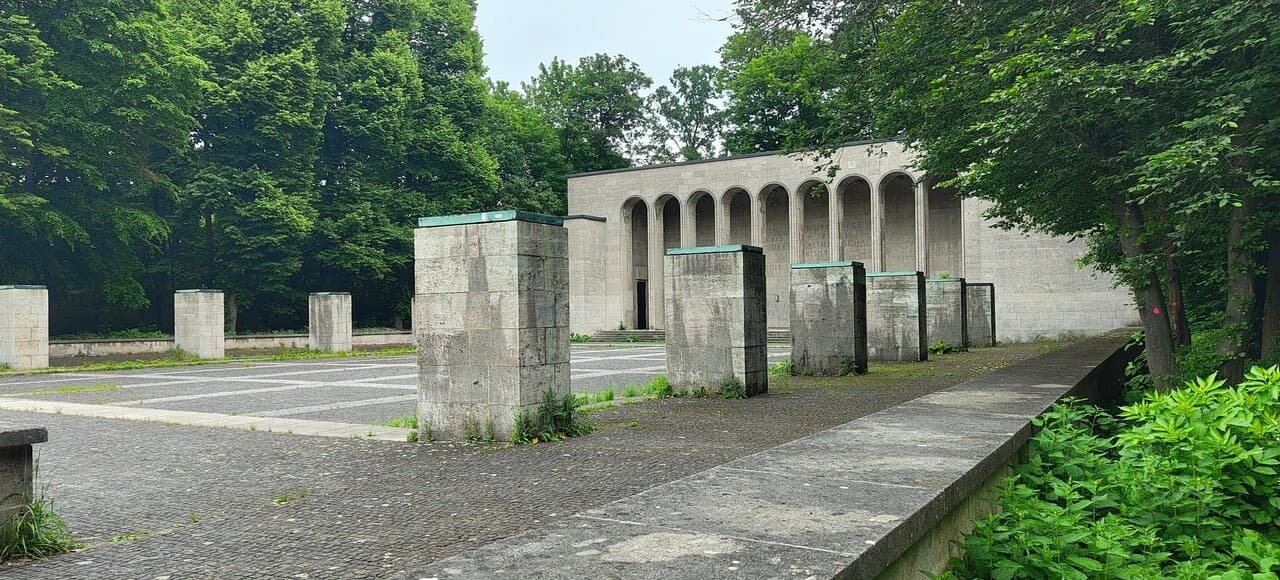 Nuremberg Old Town and Rally Grounds Walking Tour - image 9